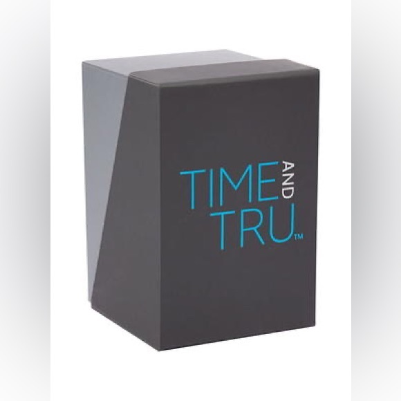 NEW - Time and Tru ‘Easy Read Dial’ Silver Tone Watch - Picture 7 of 13